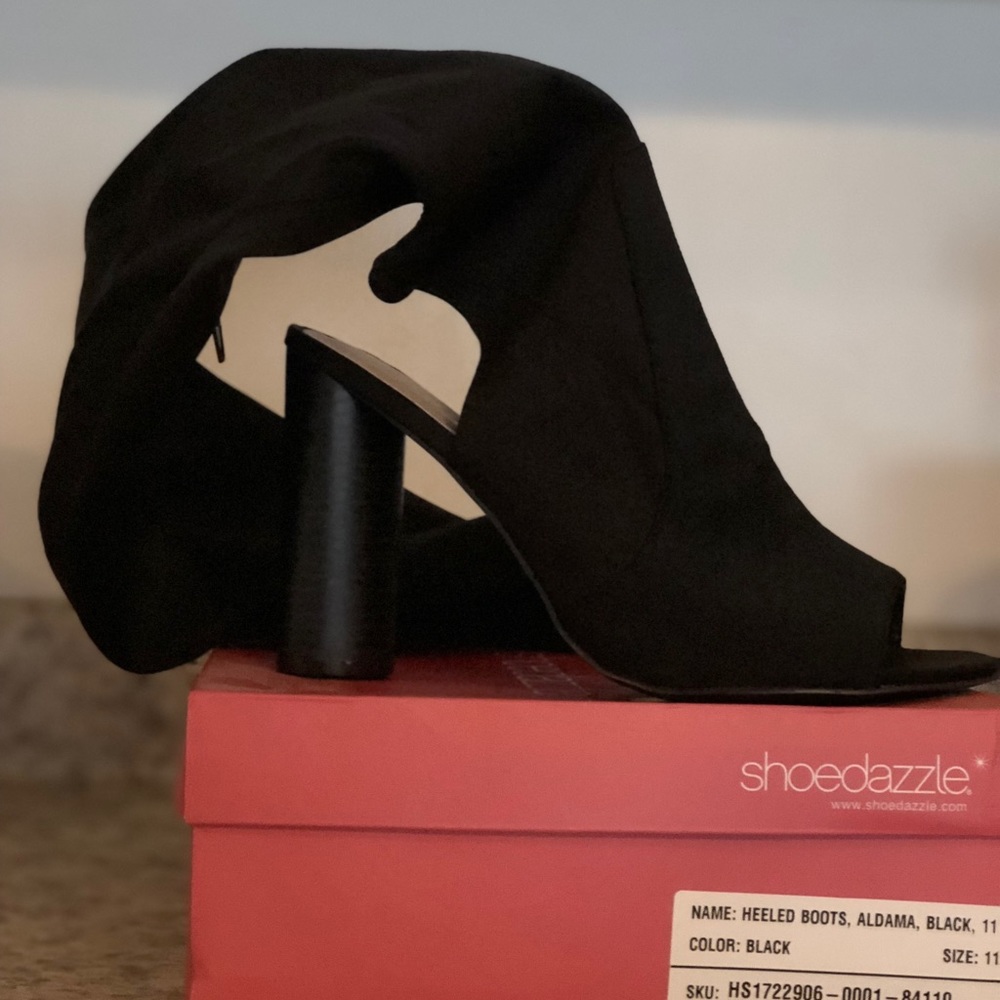 Brand new Shoedazzle boots